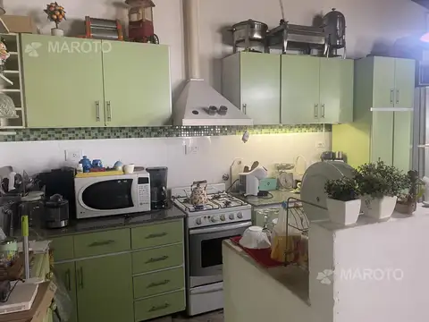 Casa 6 ambientes con 4 baños