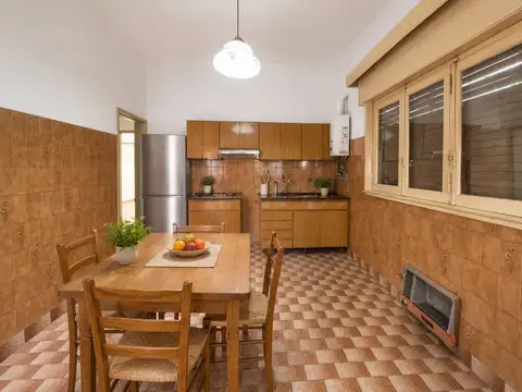 Depto Tipo Casa en Venta en Valentin Alsina, USD 44.000