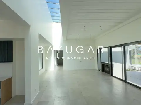 Venta - Casa A Estrenar en Evelinks Golf de Luján