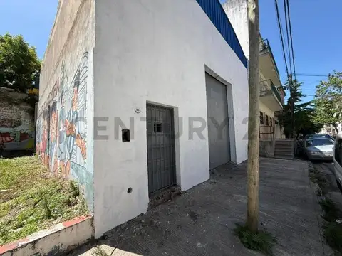 VENTA DE EXCELENTE GALPÓN/LOTE