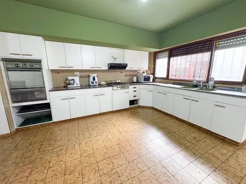 VENTA CASA 4 AMBIENTES + DEPTO LOMAS DEL MIRADOR