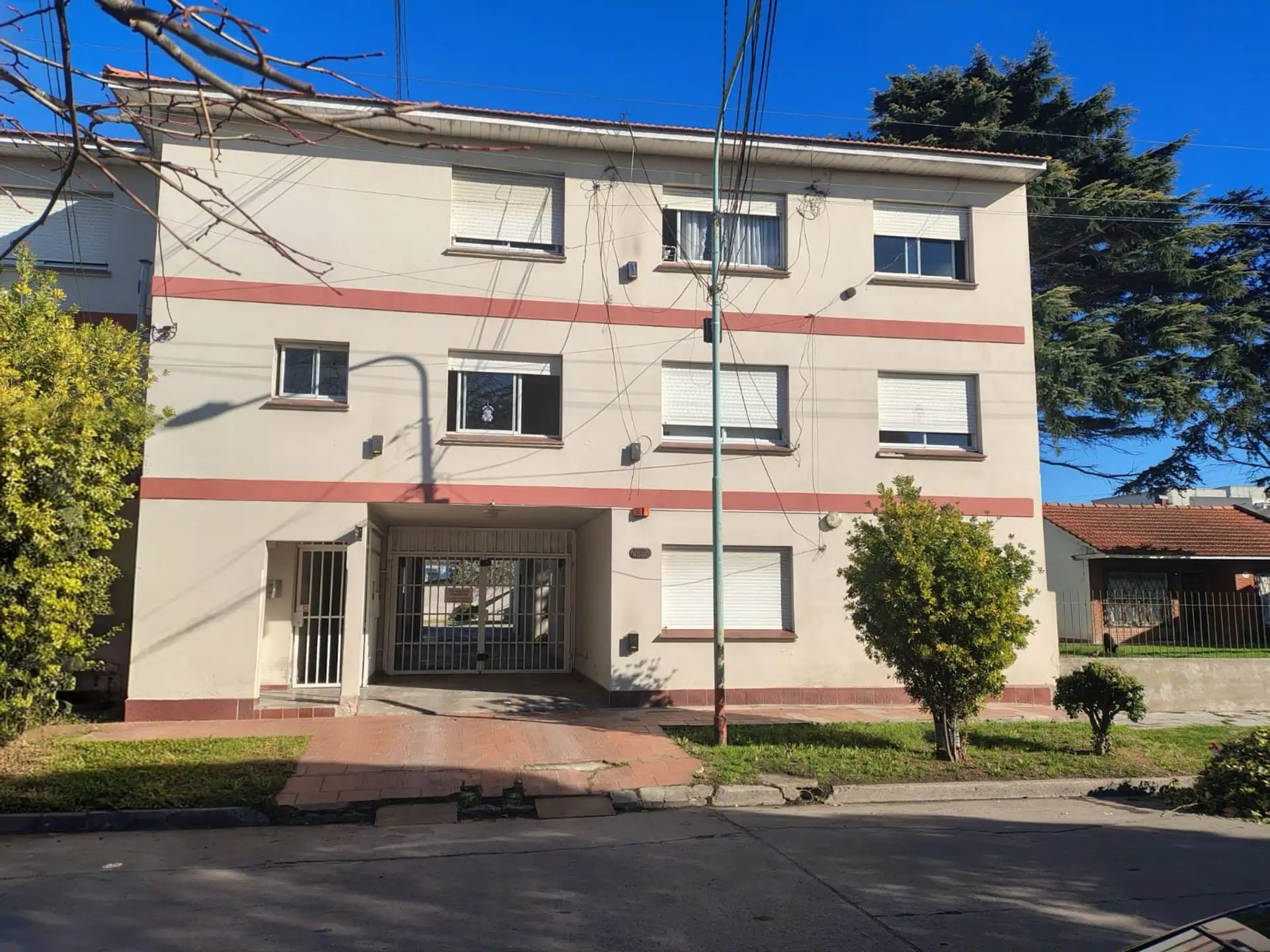 Venta Depto 3 amb Don Bosco espacio fijo para auto