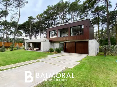 Casa en Alquiler - Zona Álamos 2 / REF: 8951