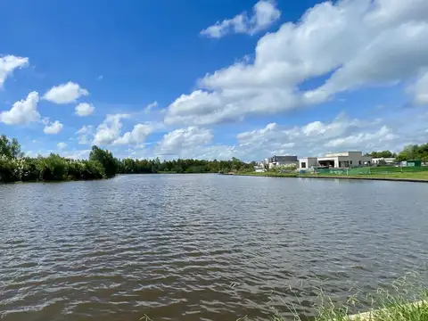 Lote al rio en El Cazal en venta - 900 m2 - Noreste