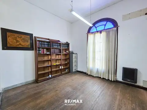 VENTA  CASA  4 DORMI CENTRICA SAN NICOLAS APTA C.