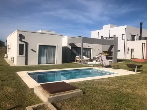 CASA SOÑADA EN BARRIO ENSUEÑO ING MASCHWITZ