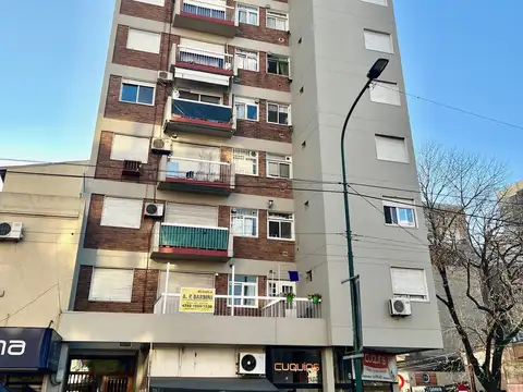 Martínez: Único Depto de 2 Ambientes con Excelente Vista y Luz Natural. a 1 Cuadra de Alvear y 3 de Estación