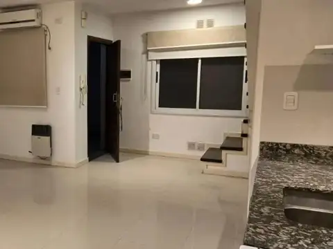Depto Tipo Casa en Alquiler de 1 dormitorio