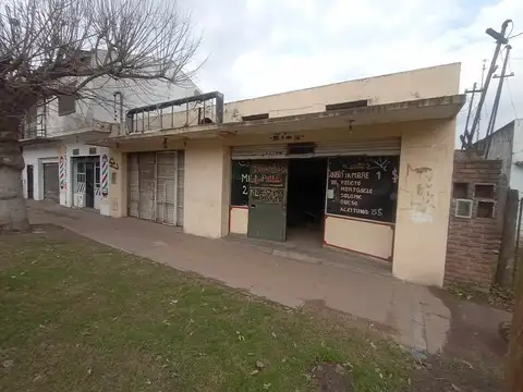 VENTA CASA CON DOS LOCALES PONTEVEDRA, LOTE PROPIO