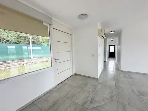 Casa 7 ambientes con 2 baños