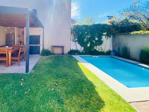 Casa en Venta en Santa Rita, USD 380.000