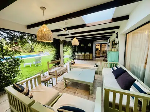 Casa en Venta en Aldea, USD 550.000