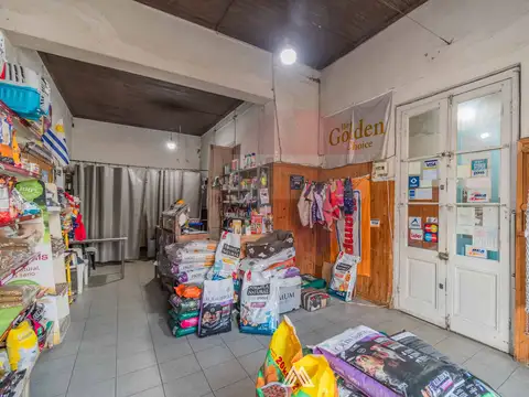 Venta casa 2 dor/local com. Peñarol fondo parrilla