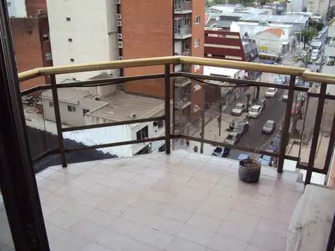 Departamento en Alquiler en Moron, $ 400.000