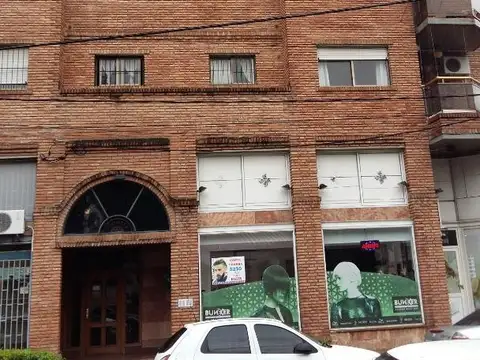 MUY BUEN DEPTO.  2 AMB. AMPLIO CON BALCÒN AL FTE. HERM.VISTA