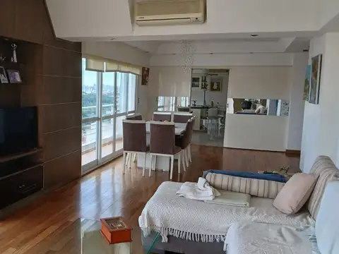 Excelente departamento con detalles de categoría. Acepta permuta