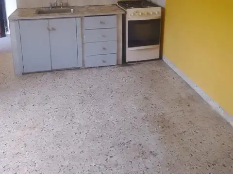 Depto Tipo Casa 3 ambientes con 1 baño