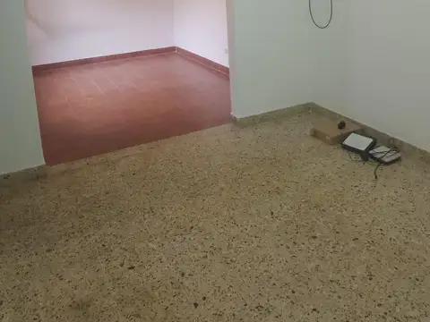 Depto Tipo Casa en Alquiler en Banfield, $ 650.000
