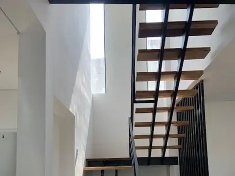 Casa 4 ambientes con 3 baños