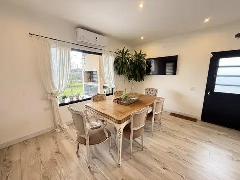 Casa 5 ambientes con 3 baños