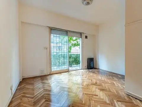 Monoambiente con balcón  en Palermo