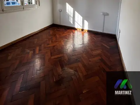 Casa 6 ambientes con 2 baños