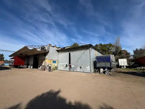 Galpón 1550 m² en Fracción de 7200 m² - Frente y Salida a 2 calles - Villa Luzuriaga
