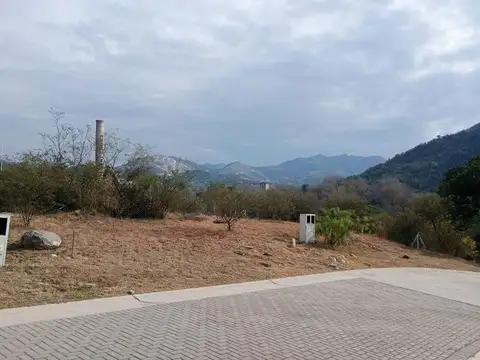 Lote en B° Cerrado Colinas de La Deseada