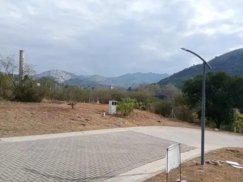 Lote en B° Cerrado Colinas de La Deseada, La Calera
