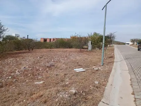 Lote en B° Cerrado Colinas de La Deseada, La Calera.