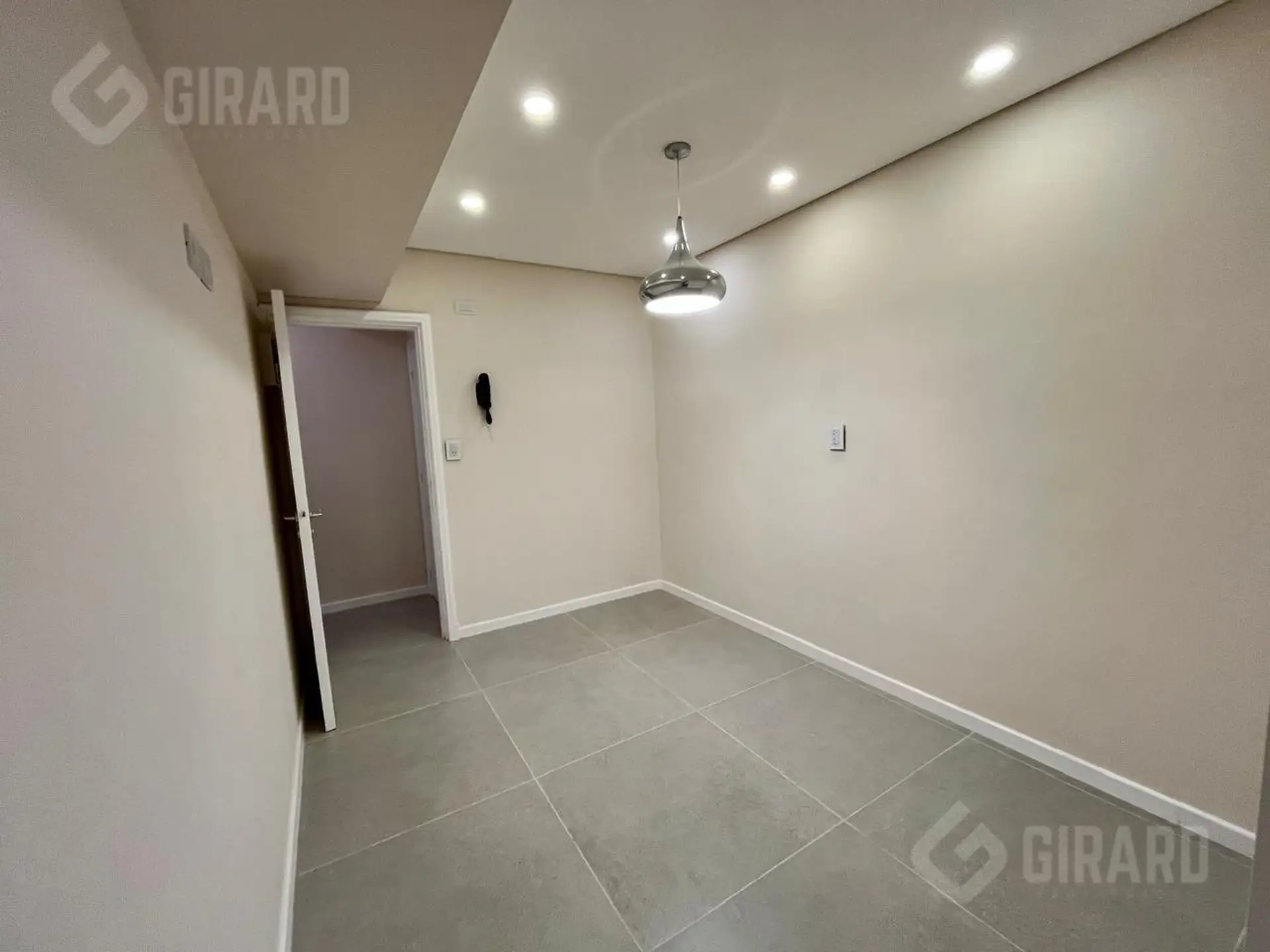 Depto 3 amb, 76m² con balcón y dependencia — Centro