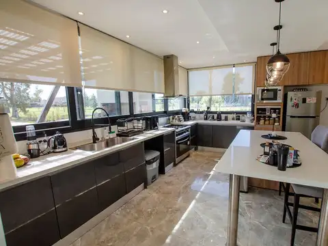 CASA 5 AMB TERRALAGOS CANNING .PISCINA CLIMATIZADA