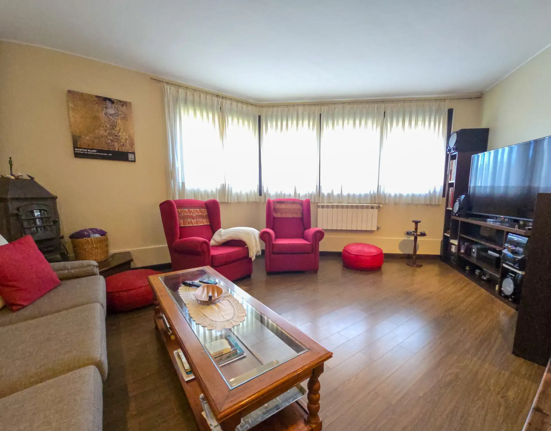 Chalet 5 amb. con garage y patio - Pringles y Arenales