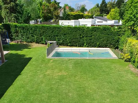 Casa 5 ambientes con 3 baños