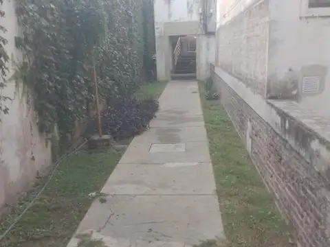 Departamento monoambiente cerca de Pellegrini