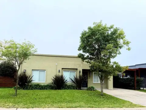 Casa  en Alquiler en San Ramiro, Pilar del Este, Pilar