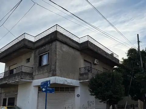 Local en Alquiler – Esquina – La Tablada