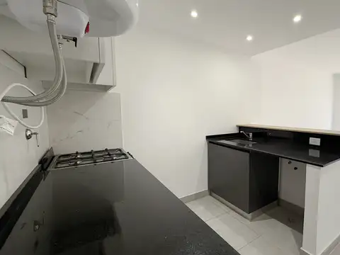 Dpto. Monoambiente con Balcon en Caseros Centro