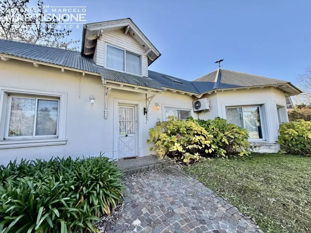 Casa en Venta - 3 dormitorios - USD 295.000