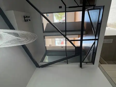 Curapaligüe 1400, Piso 1