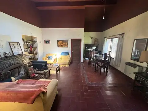 Casa en Venta con 3 cocheras