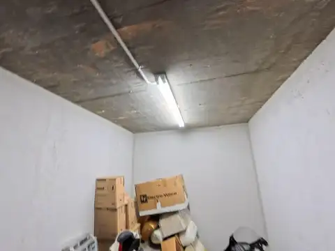 Cochera en venta en EDIFICIO DURBAN CON BAULERA