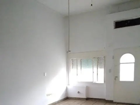 Depto Tipo Casa en Alquiler de Monoambiente