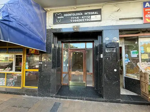 2 AMBIENTES APTO PROFESIONAL PRIMER PISO POR ESCALERA