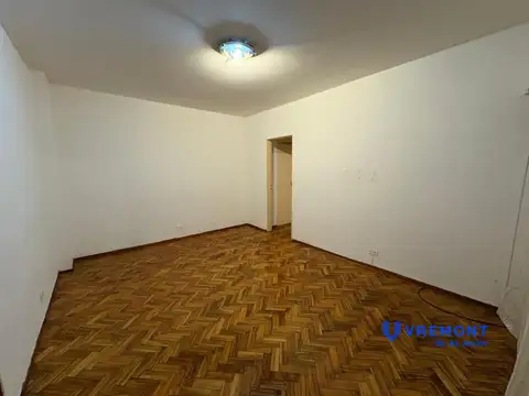 Av. Belgrano al 1900 - Depto. 2 en alquiler, Barrio de Congreso - Sobre Av. Belgrano, amplio!