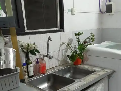 Casa 2 ambientes con 1 baño