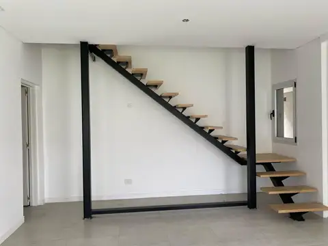 Depto Tipo Casa en Venta con 1 cocheras