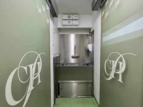 Oficina 6 ambientes con 3 baños