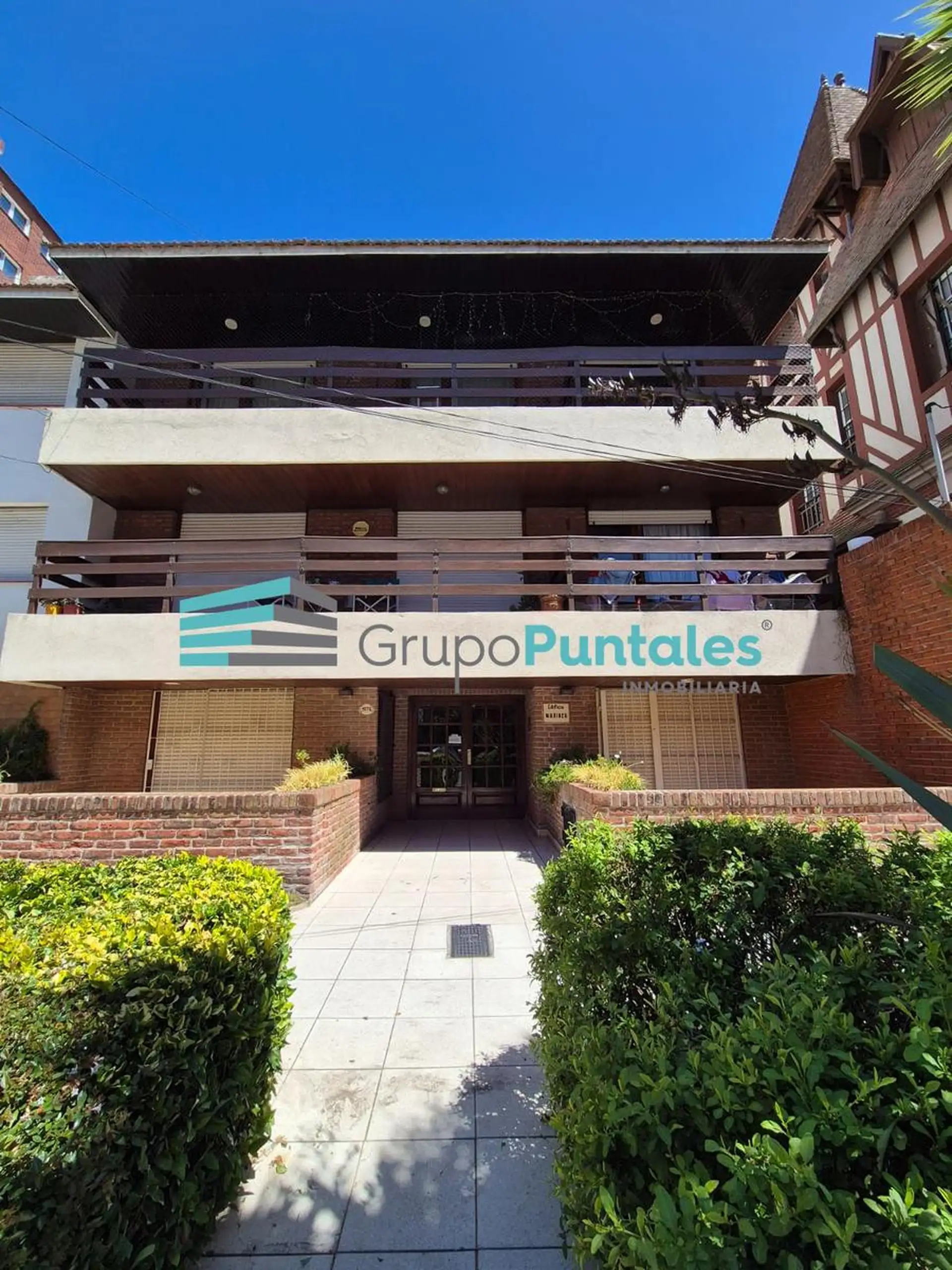 Departamento 2 ambientes con cochera en Mar Del Plata a metros del mar sobre Av. Colon