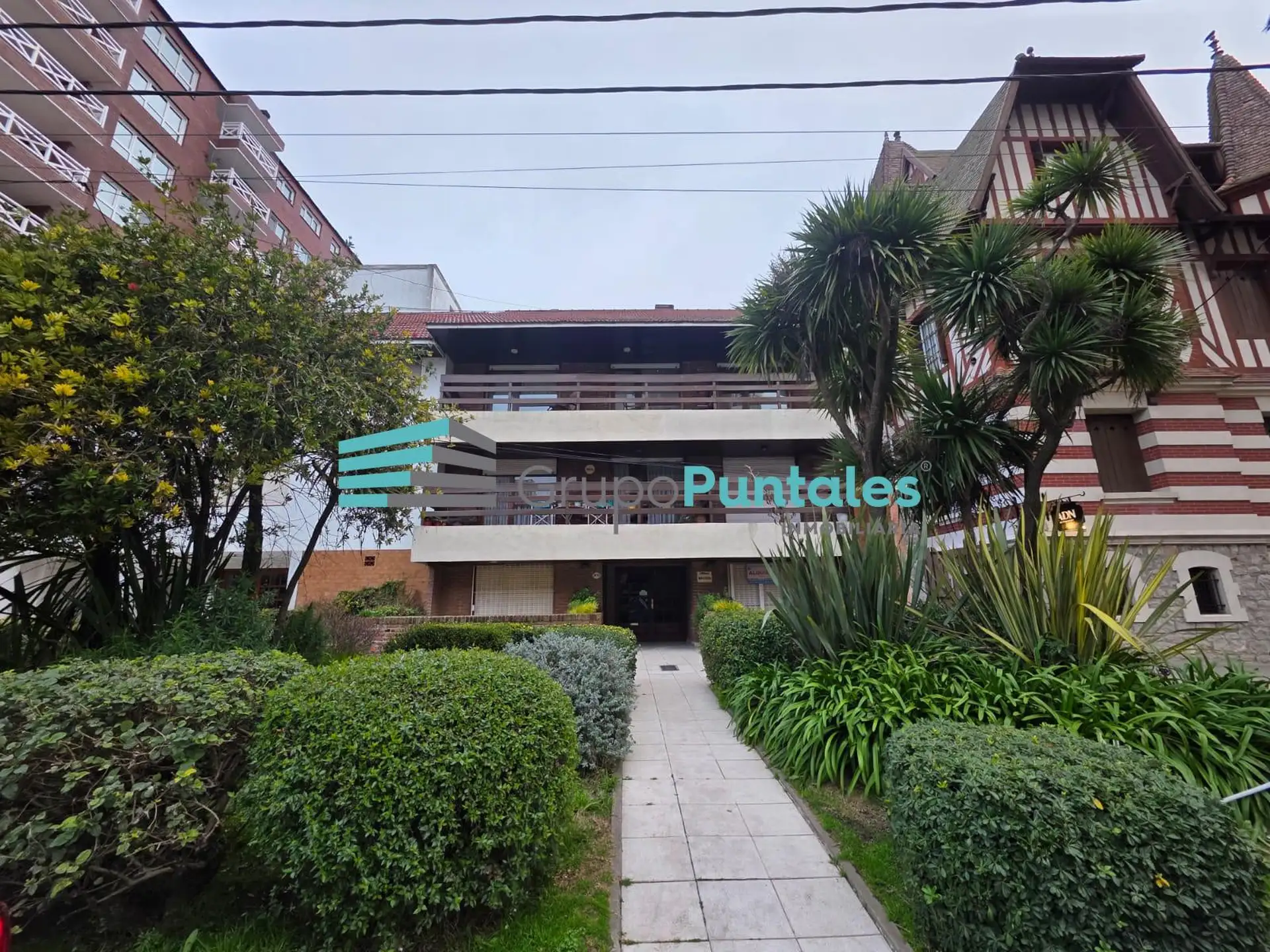 Departamento 2 ambientes con cochera en Mar Del Plata a metros del mar sobre Av. Colon